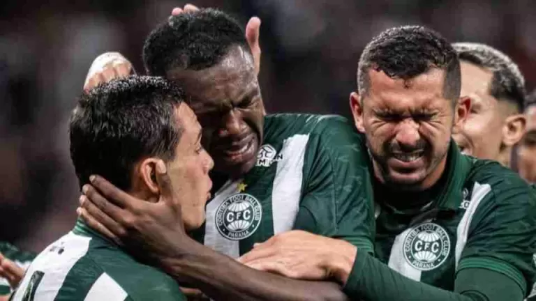 Com gol de ex-Cascavel, Coritiba surpreende e vence o Corinthians na Neo Química Arena