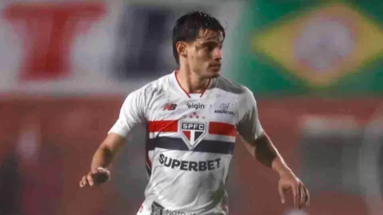São Paulo vai bem, vence e assume liderança na estreia de Roger