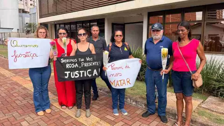 Manifestação cobra justiça por feminicídio e fim da impunidade em Toledo
