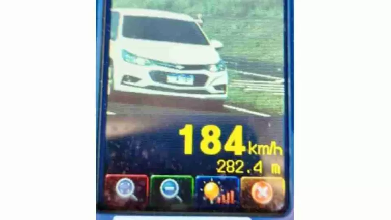 500 motoristas flagrados em alta velocidade no mesmo dia em Cascavel