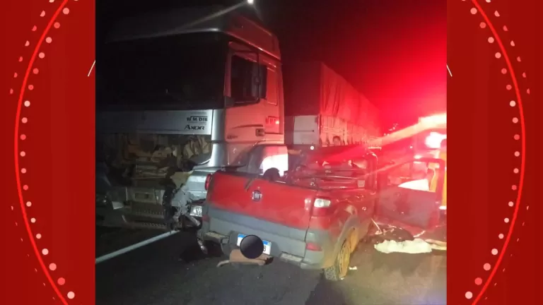 Acidente deixa dois homens mortos e seis pessoas feridas no Paraná