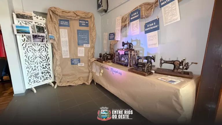 Exposição itinerante “Costurando Memórias” no Museu Municipal de Entre Rios do Oeste