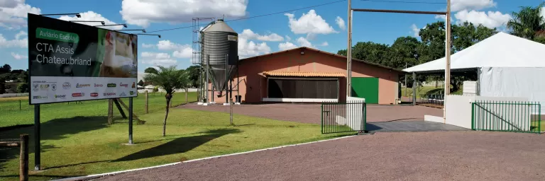 Remodelado, aviário escola do Sistema Faep contribui para alavancar avicultura do Paraná