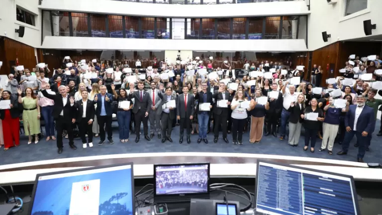 Assembleia Legislativa homenageia o terceiro setor e destaca atuação de entidades sociais no atendimento a comunidades no Paraná