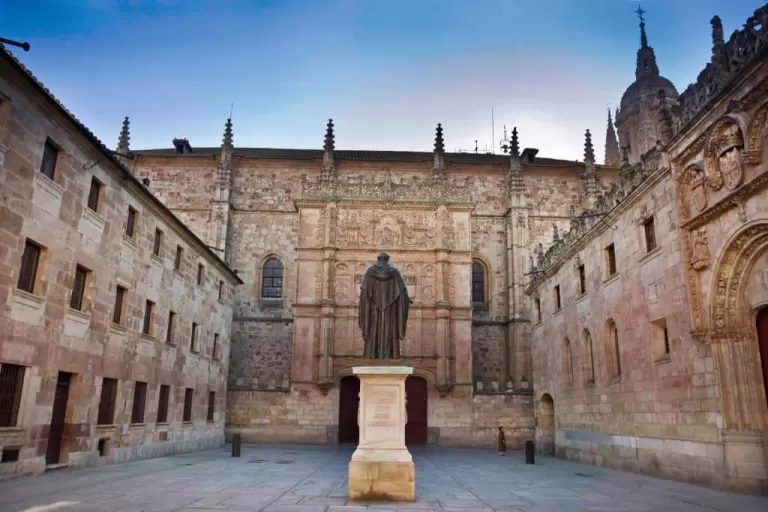 Paranaenses podem concorrer a intercâmbio gratuito na Universidade de Salamanca com o programa Top España 2026