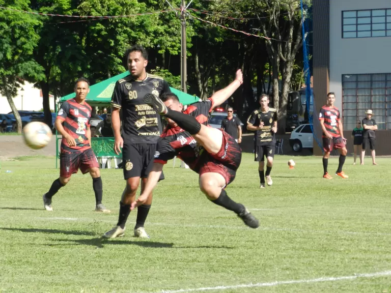 Amigos do Nei, Coresul, Real e Tapejara avançam à semifinal da Copa Irineu Kuhn/Sicredi de Futebol Sete