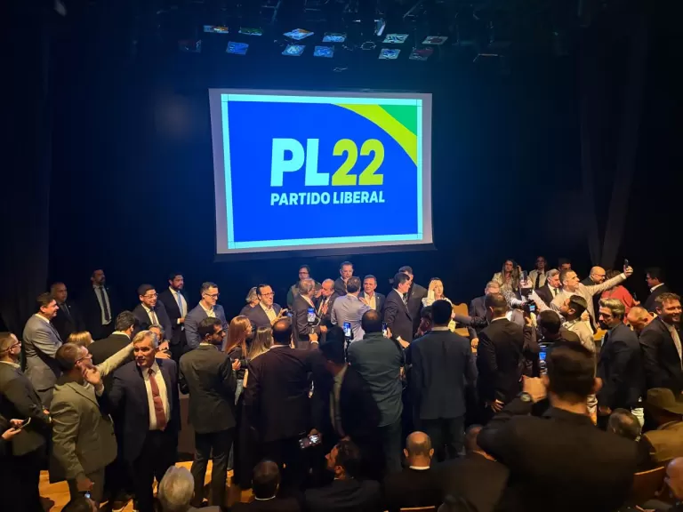 Moro e Rosangela se filiam ao PL ao lado de Flávio Bolsonaro e Valdemar Costa Neto