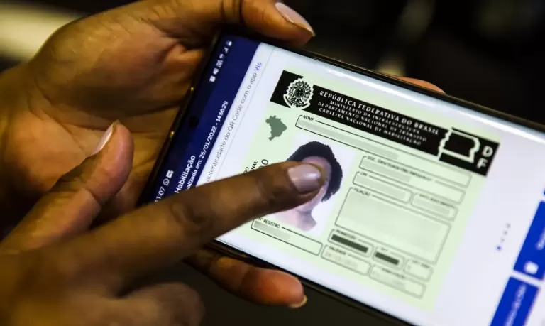 Deputados aprovam redução nos custos da CNH em primeiro turno