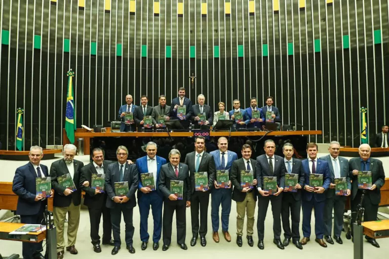 Presidente do Sistema Faep participa, em Brasília, da entrega das demandas do agro em 2026