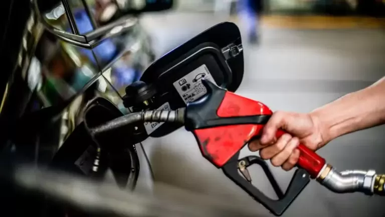 Governo Federal publica decreto com subsídio de R$ 0,44 por litro de gasolina