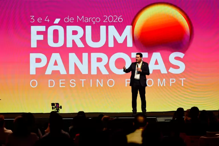 Ratinho Junior destaca cenário otimista do turismo no Paraná em evento nacional