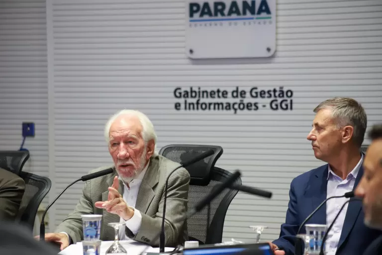 Governo discute construção dos Planos de Desenvolvimento Regional do Paraná