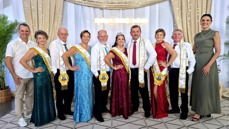 Quatro Pontes celebra histórias, emoção e pertencimento no Miss e Mister Terceira Idade 2026