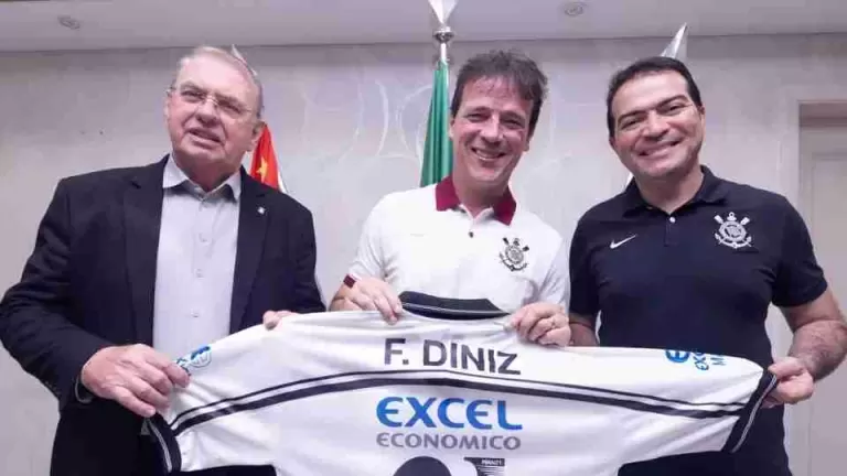 Fernando Diniz é anunciado como novo técnico do Corinthians