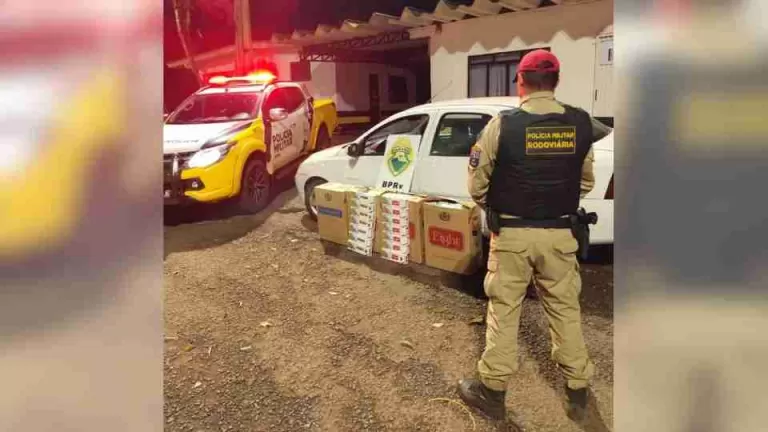 Carro com cigarros contrabandeados é apreendido após fuga em rodovia do Paraná