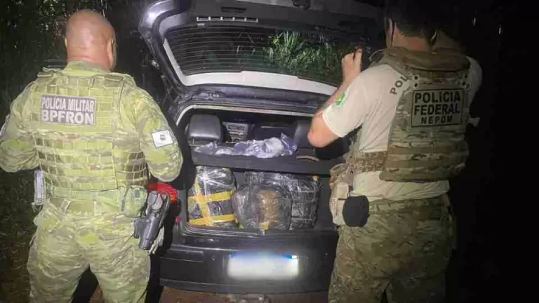 Veículo com quase 100 quilos de maconha é apreendido antes de sair de condomínio em Foz do Iguaçu