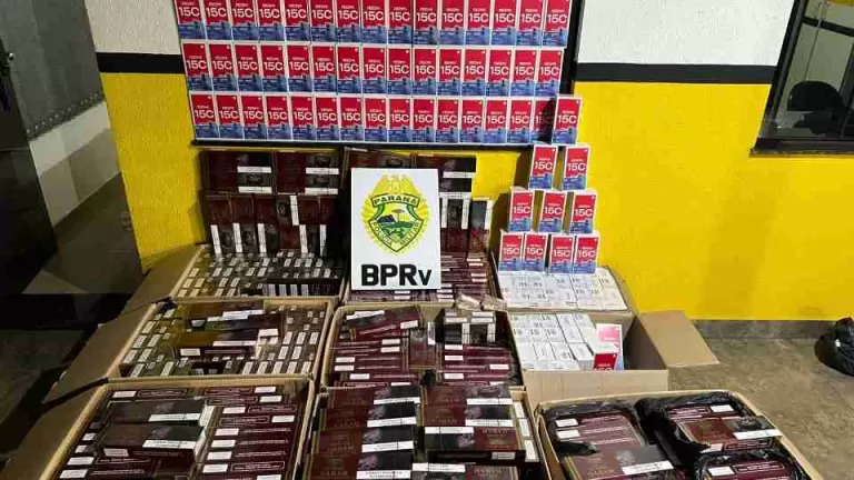 Carga com 800 pacotes de cigarros e 160 celulares é apreendida na PR-317 em Toledo