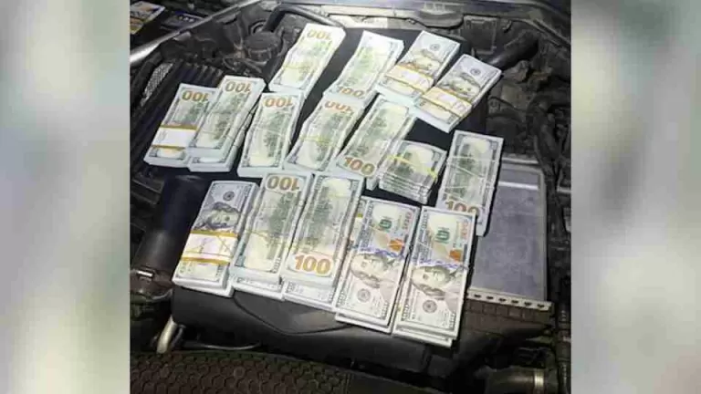 Mais de 200 mil dólares são encontrados dentro de motor de Mercedes no Paraná