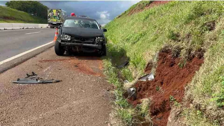Motorista bêbado volta ao local de capotamento e acaba preso em Cascavel