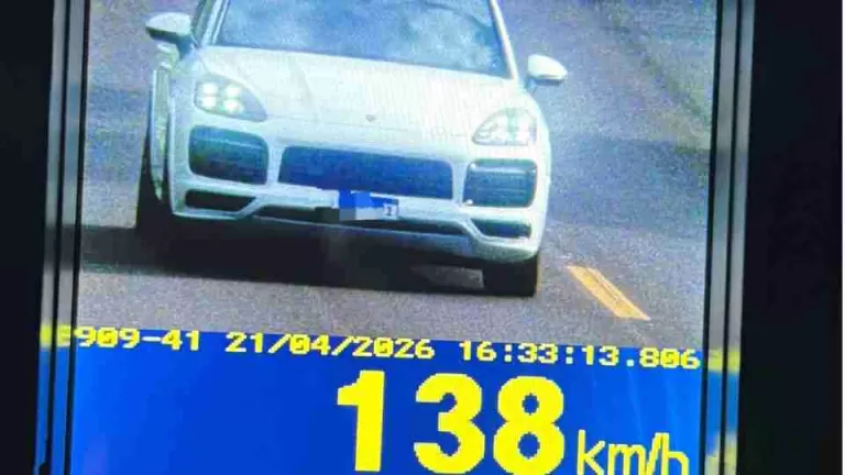 Operação policial flagra 104 motoristas acima da velocidade e 12 casos ligados ao álcool na região