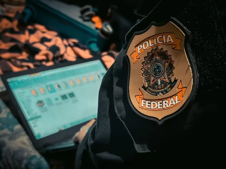 Polícia Federal de Guaíra cumpre mandado em megaoperação internacional contra abuso sexual infantojuvenil