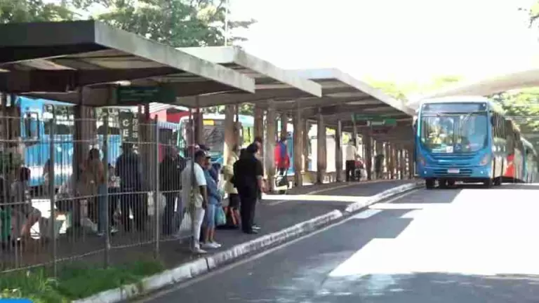 Greve do transporte público segue em Foz do Iguaçu com frota reduzida