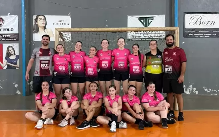 Handebol do Colégio Luterano Rui Barbosa se destaca em competições estaduais e celebra convocações para a Seleção Paranaense