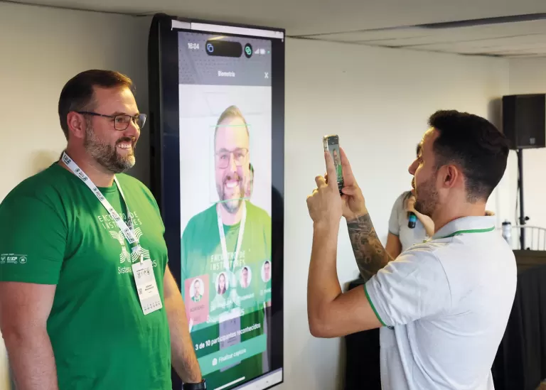 Biometria facial opera 100% dos cursos do Sistema Faep