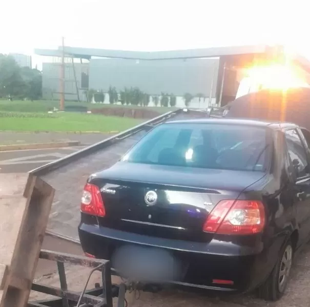 Homem é preso após substituir placas de carro para circular em Toledo