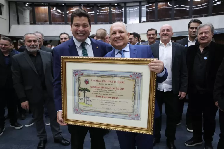 Empresário Lauri Paludo recebe título de Cidadão Honorário do Paraná na Assembleia Legislativa