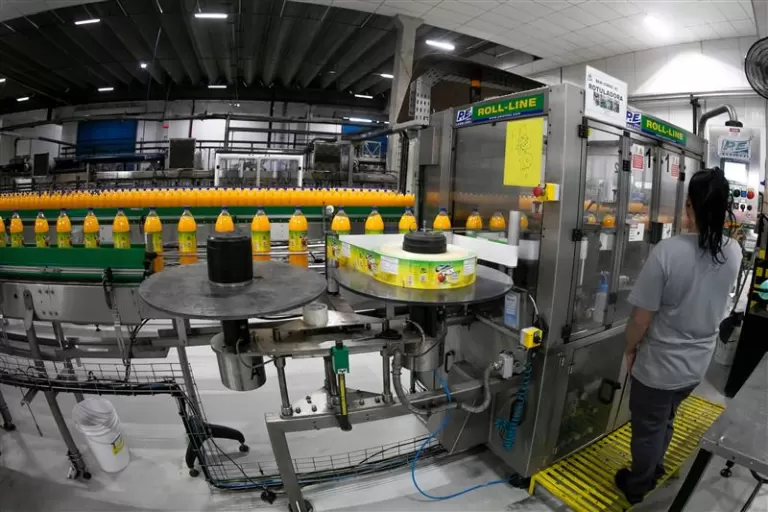 Indústria do Paraná abre 14 mil vagas no primeiro bimestre de 2026 e mantém protagonismo no emprego formal