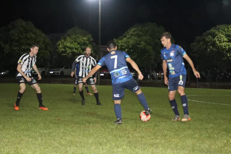 Edson PY Lavacar e AABB vencem e dividem a liderança do Municipal Veterano