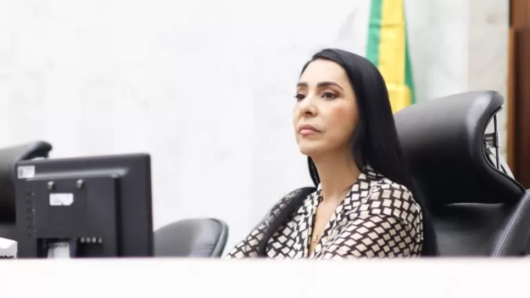 Condenados por feminicídio, estupro e pedofilia serão proibidos de receber visita íntima em presídios do Paraná, propõe deputada