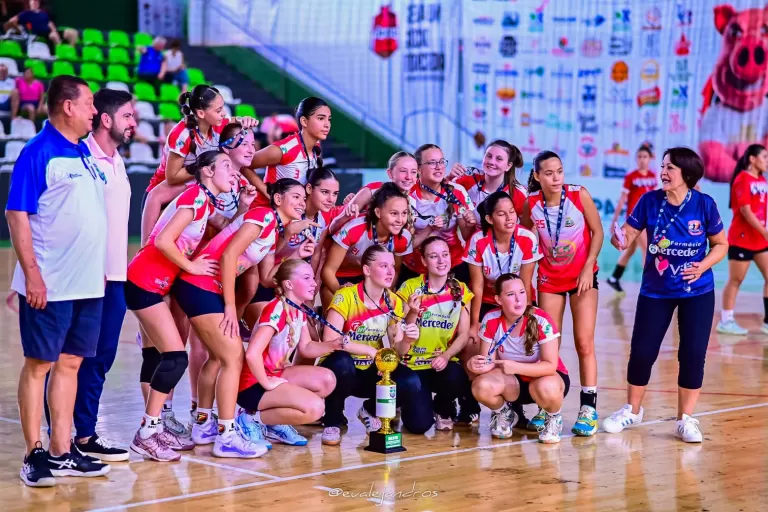 Mercedes conquista dois pódios na Copa Paraná Handebol em Goioerê