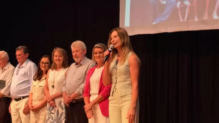Lançamento do livro “Suave Perfume” reúne comunidade e valoriza a história de Nova Santa Rosa