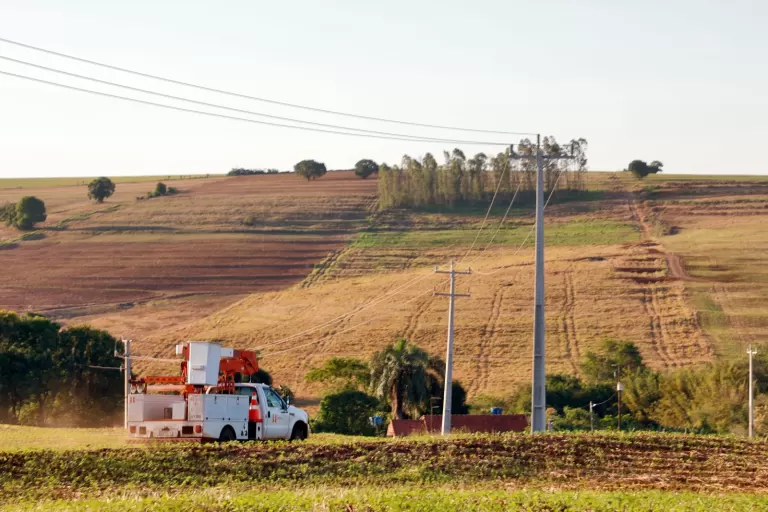 Produtor rural precisa atualizar cadastro na Copel para acessar atendimento prioritário