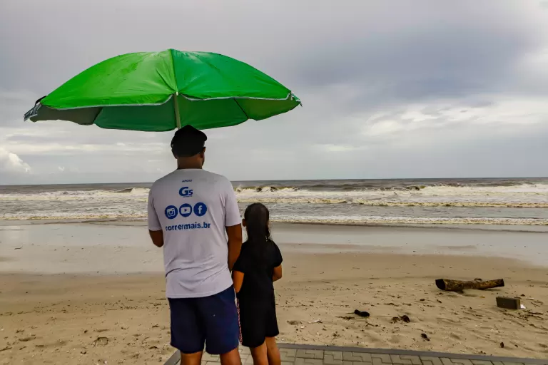 Fim de semana de mudança no tempo: calor dá lugar a pancadas de chuva no Paraná