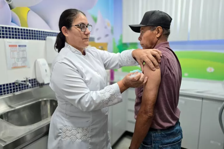 Estado vacina 597 mil pessoas contra gripe e reforça convocação de grupos prioritários