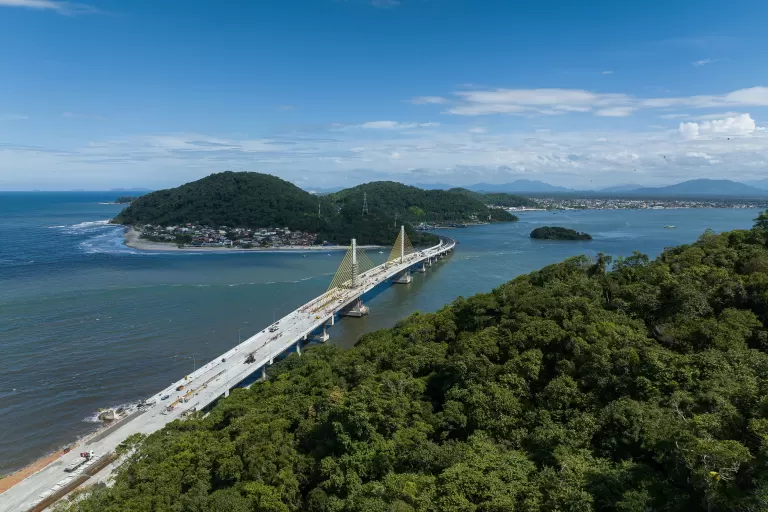 Governador Ratinho Junior anuncia entrega da Ponte de Guaratuba para 29 de abril