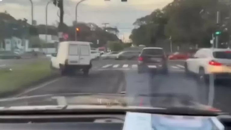 Polícia abre caminho no trânsito para família com bebê engasgado chegar a hospital no Oeste do Paraná