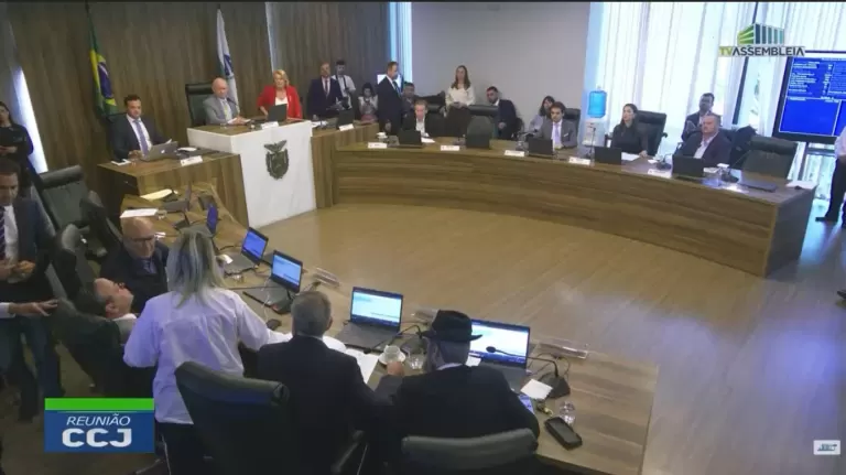 Deputado Hussein Bakri segue na UTI após mal súbito na Assembleia