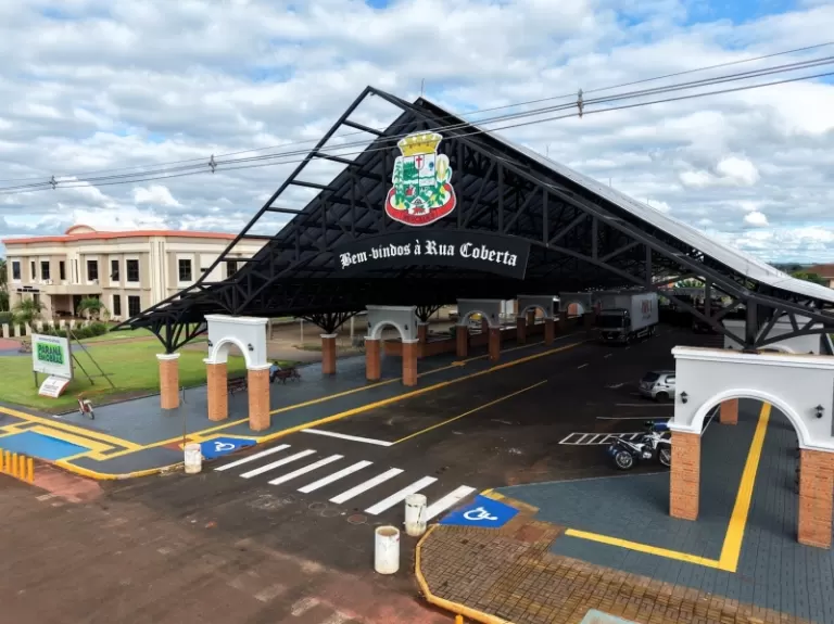 Show gratuito de Amado Batista marca inauguração da Rua Coberta em Mercedes nesta quinta-feira