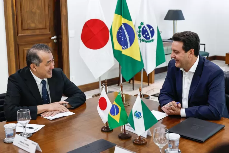 Ratinho Junior recebe embaixador do Japão em primeira visita ao Paraná