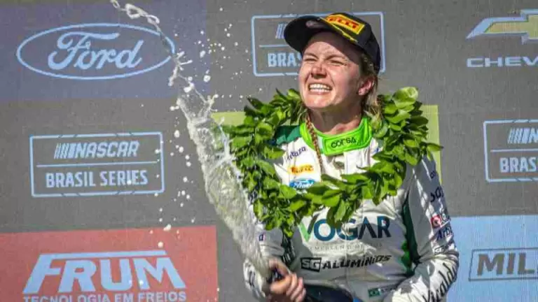Bruna Tomaselli é a primeira mulher a vencer na NASCAR Brasil