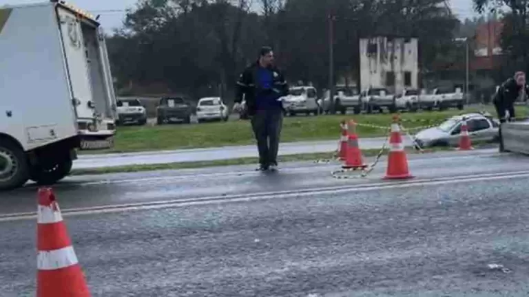 Homem morre atropelado após sair de carro acidentado na BR-277