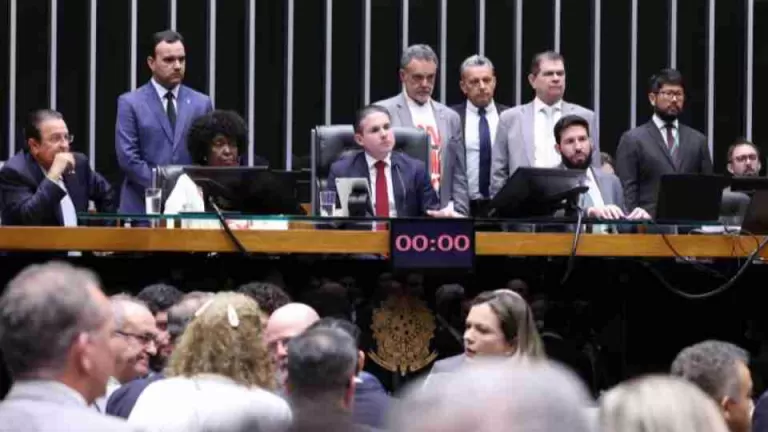 Saiba como cada deputado do Paraná votou na PEC do fim da escala 6×1