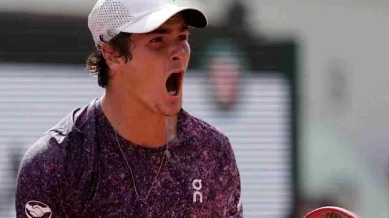 João Fonseca faz história, bate europeu e avança em Roland Garros