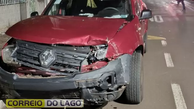 Motorista embriagado causa acidente, derruba poste e acaba preso em Toledo