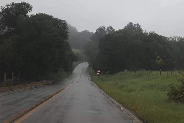 Após chuvas intensas, nova massa de ar frio chega ao Paraná e baixa temperaturas