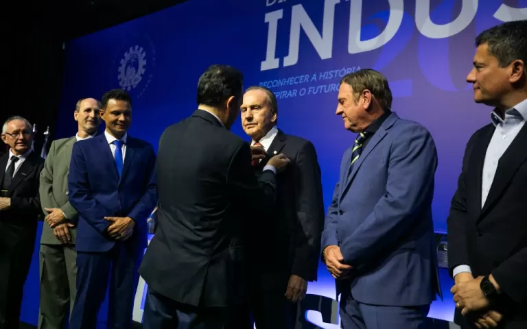 Sindiavipar destaca legado de Irineo da Costa Rodrigues em homenagem da Fiep